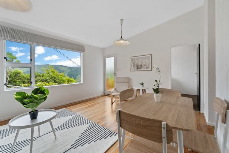 Photo of property in 30b Huntingdon Street, Northland, Wellington, 6012