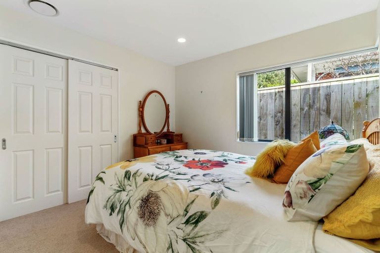 Photo of property in 20a Evelyn Road, Cockle Bay, Auckland, 2014