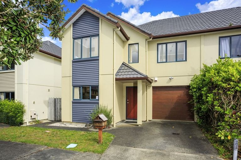 Photo of property in 95 Fields Parade, Oteha, Auckland, 0632