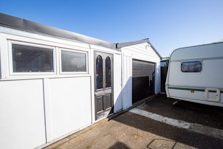 Photo of property in 71 Pipiroa Road, Ngatea, 3503