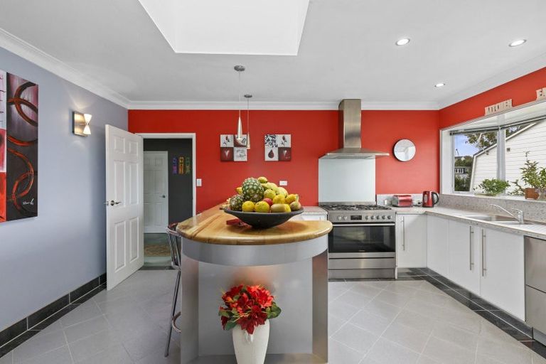 Photo of property in 19 Rondane Place, Tirohanga, Lower Hutt, 5010