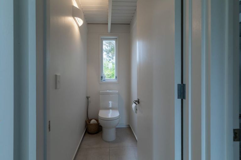 Photo of property in 153 Atkinson Road, Titirangi, Auckland, 0604