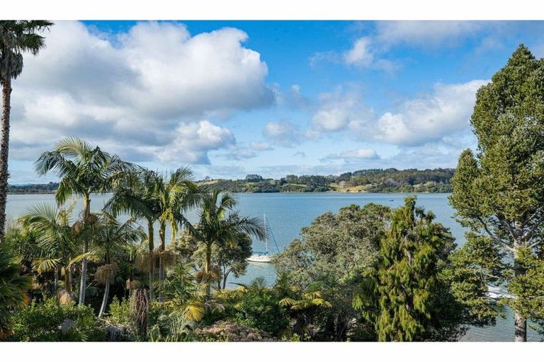 Photo of property in 34 Rangitane Loop Road, Kerikeri, 0294