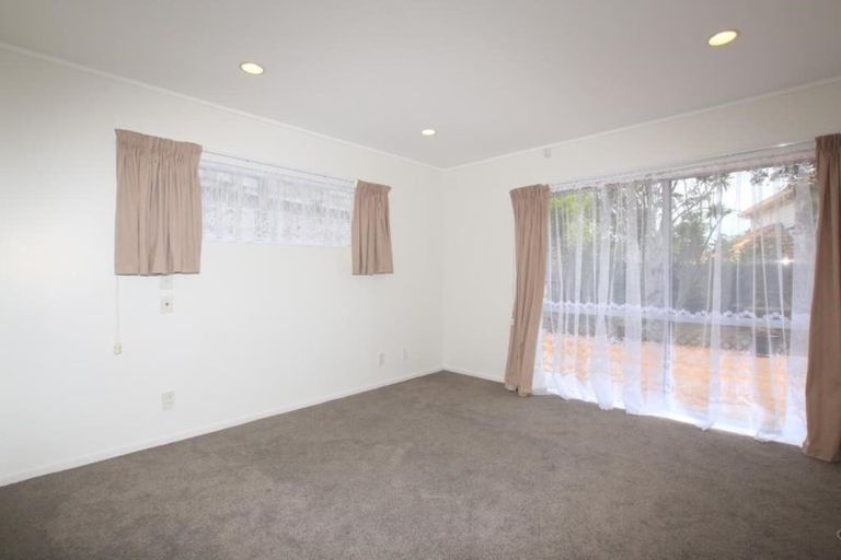Photo of property in 19 Mt Blanc Place, Northpark, Auckland, 2013