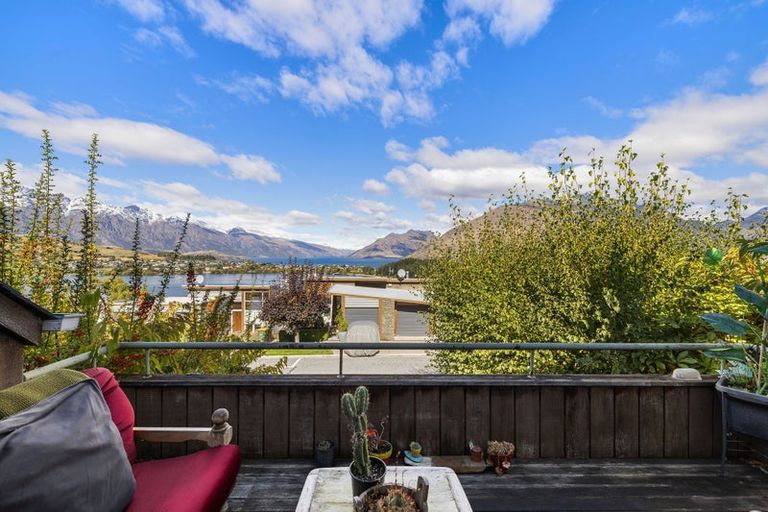 Photo of property in 14 Earnslaw Terrace, Queenstown, 9300