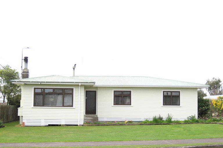 Photo of property in 18 Woburn Street, Waipukurau, 4200