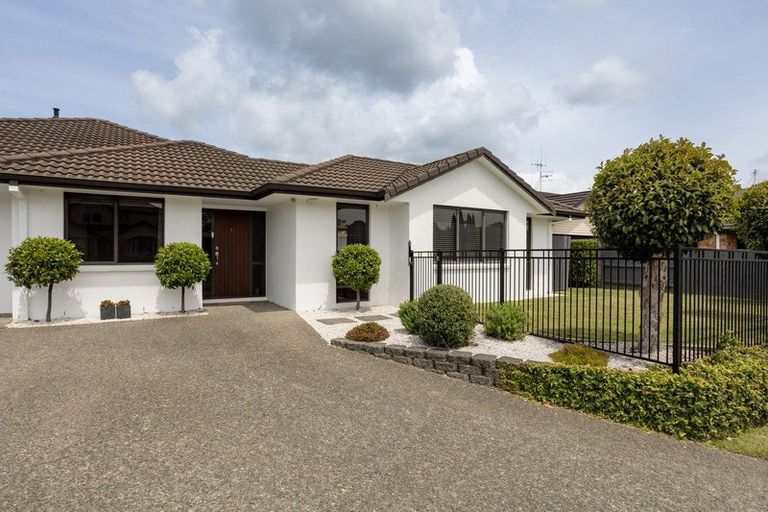 Photo of property in 14 Glenmonarch Place, Pyes Pa, Tauranga, 3112