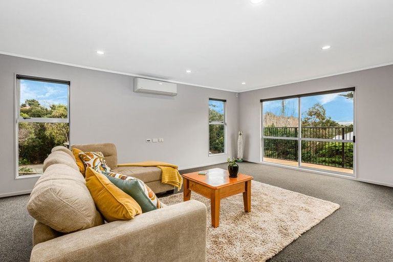 Photo of property in 30 Musket Lane, Whitby, Porirua, 5024