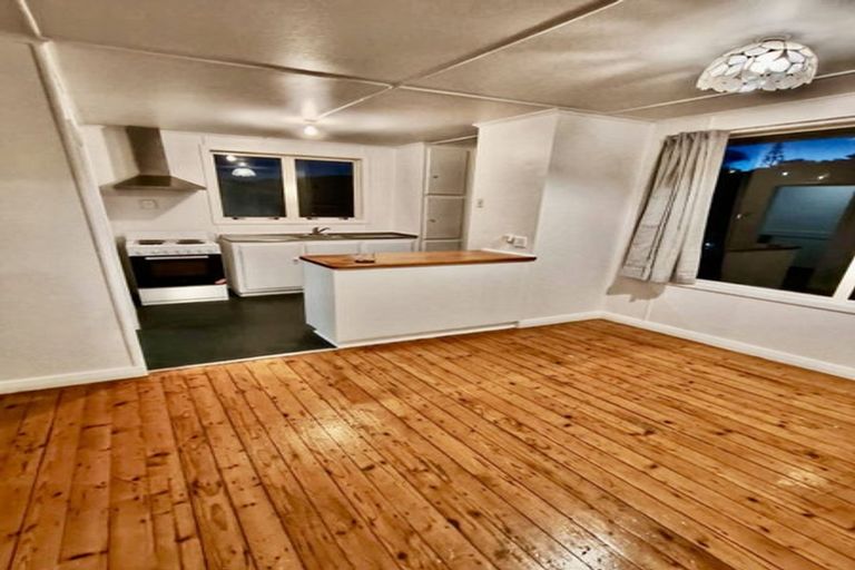 Photo of property in 11 Taupiri Crescent, Titahi Bay, Porirua, 5022