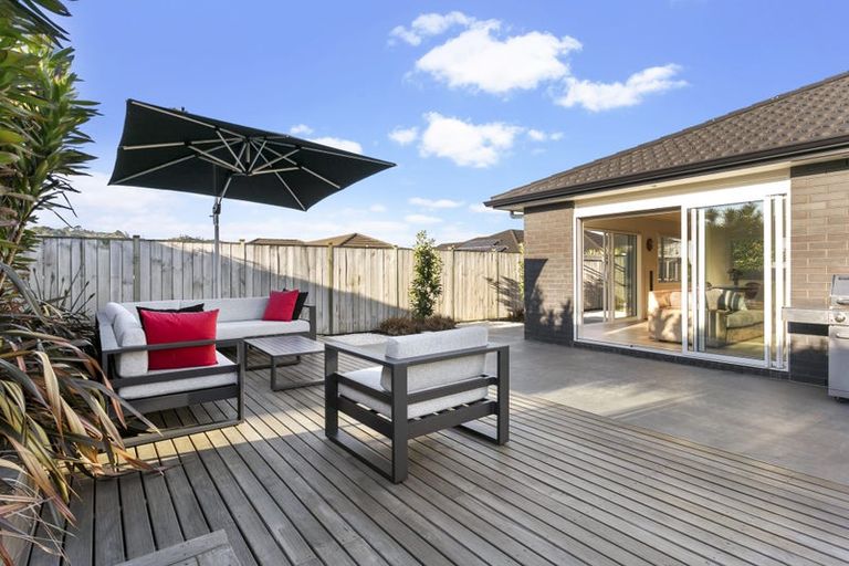 Photo of property in 44b Gilbransen Road, Kumeu, 0810