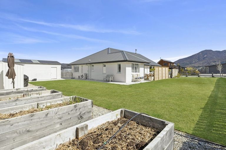 Photo of property in 12 Sentinel Drive, Lake Hawea, 9382
