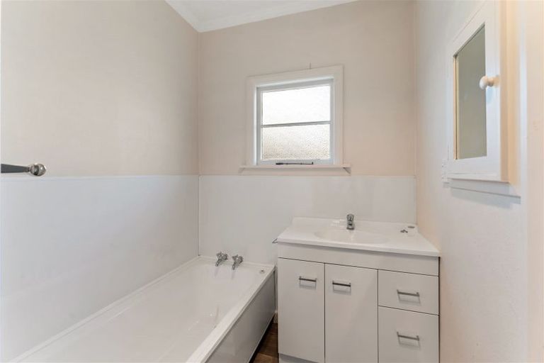 Photo of property in 71 Glandovey Road, Fendalton, Christchurch, 8052