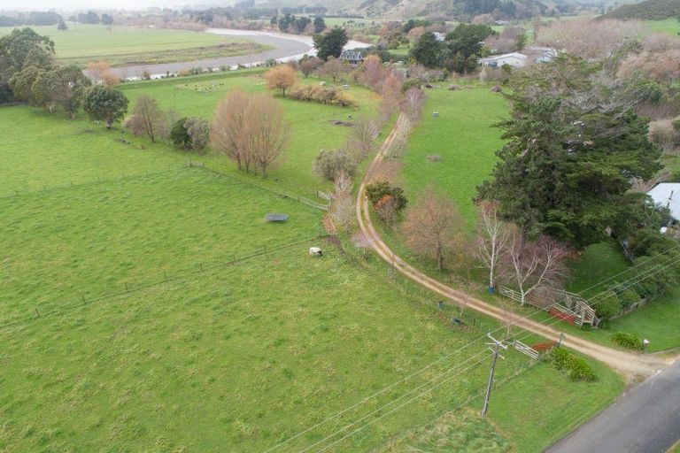 Photo of property in 32 Staces Road, Aokautere, Palmerston North, 4471