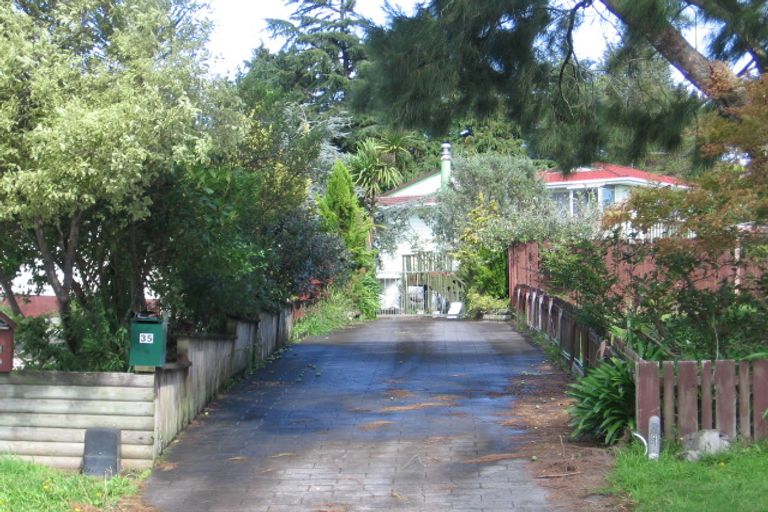 Photo of property in 35 Larissa Avenue, Henderson, Auckland, 0610