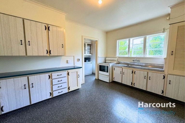 Photo of property in 86 Tawa Road, Kumeu, 0891