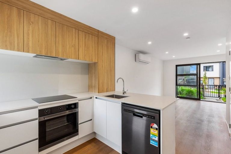 Photo of property in 11 Jabuka Street, Glen Eden, Auckland, 0602