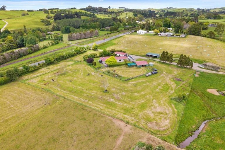 Photo of property in 1024 Mountain Road, Waiongana, Inglewood, 4389