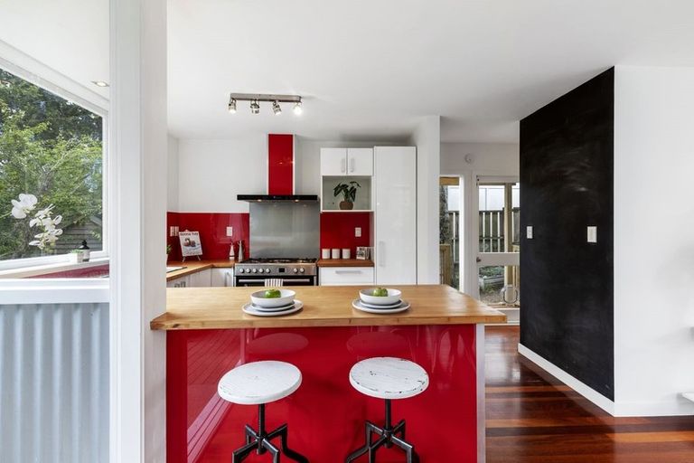 Photo of property in 2/22 Rangatira Road, Birkenhead, Auckland, 0626