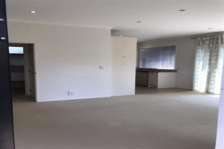 Photo of property in 118a Bleakhouse Road, Mellons Bay, Auckland, 2014