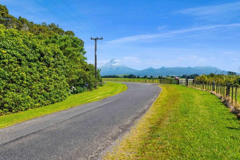 Photo of property in 115 Alfred Road, Egmont Village, New Plymouth, 4371
