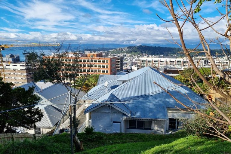 Photo of property in 21 Central Terrace, Kelburn, Wellington, 6012