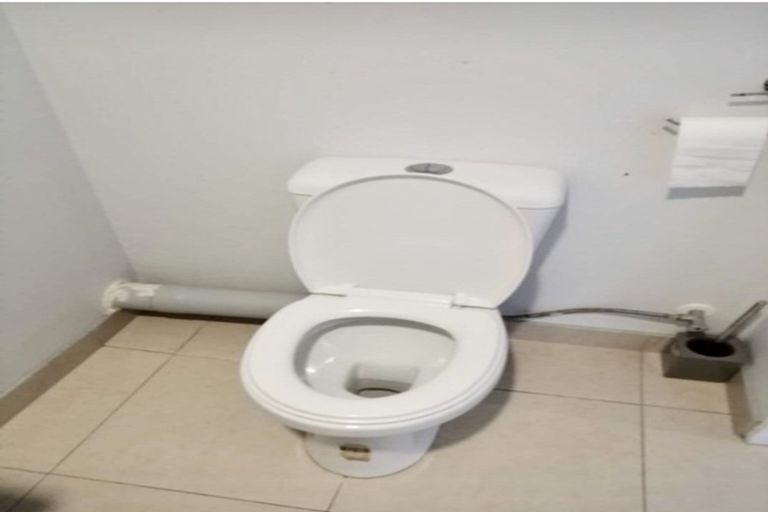 Photo of property in 10 Fowey Avenue, Te Atatu South, Auckland, 0610