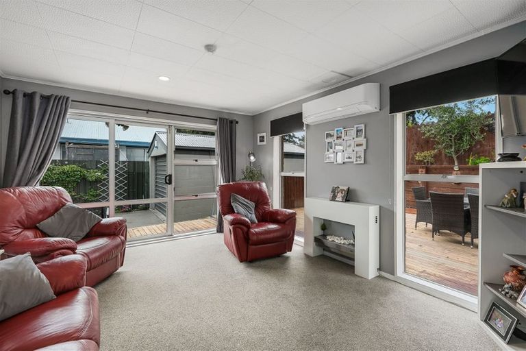 Photo of property in 2/140 Hay Street, Bromley, Christchurch, 8062