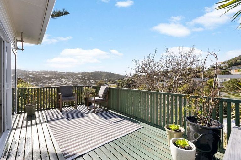 Photo of property in 10 Liddel Grove, Island Bay, Wellington, 6023