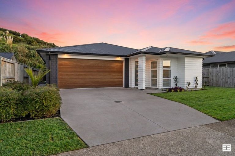 Photo of property in 53 Awataha Crescent, Pyes Pa, Tauranga, 3110