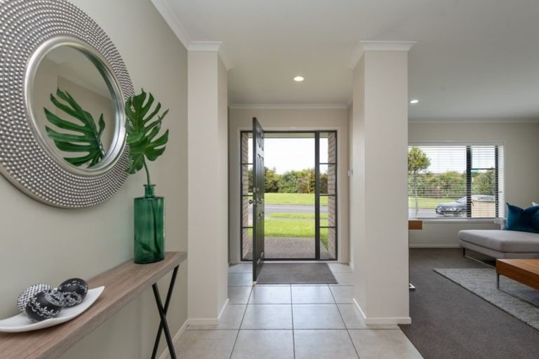 Photo of property in 50 Cyril French Drive, Flat Bush, Auckland, 2016