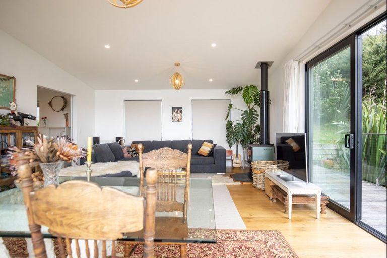 Photo of property in 1 Aroaro Lane, Raglan, 3225