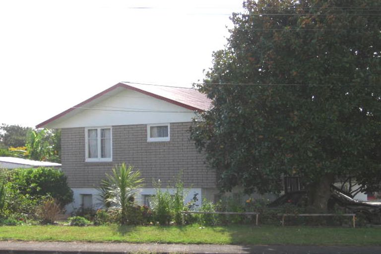 Photo of property in 9 Barrys Road, Glendene, Auckland, 0602