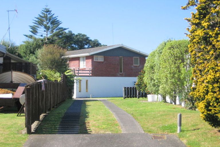 Photo of property in 215 Moana Anu Anu Avenue, Whangamata, 3620