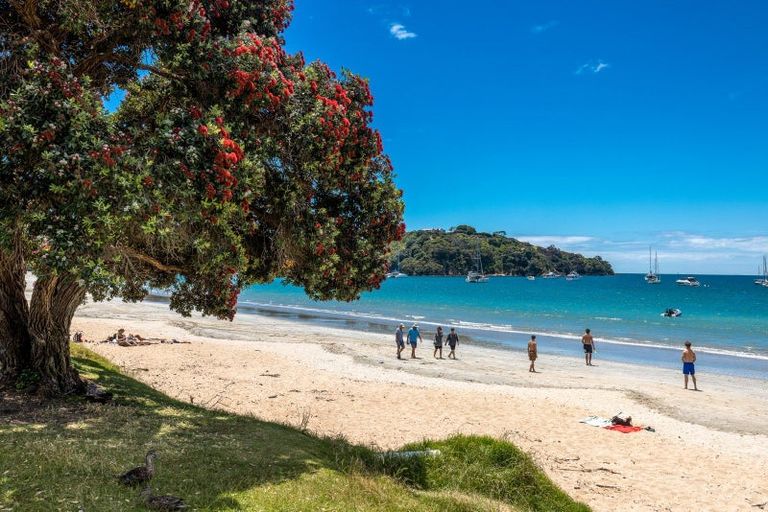 Photo of property in 16 Beach Parade, Oneroa, Waiheke Island, 1081