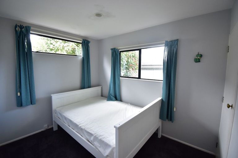 Photo of property in 3/252 East Coast Road, Forrest Hill, Auckland, 0620
