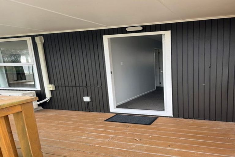 Photo of property in 1/75 Tramway Road, Beach Haven, Auckland, 0626