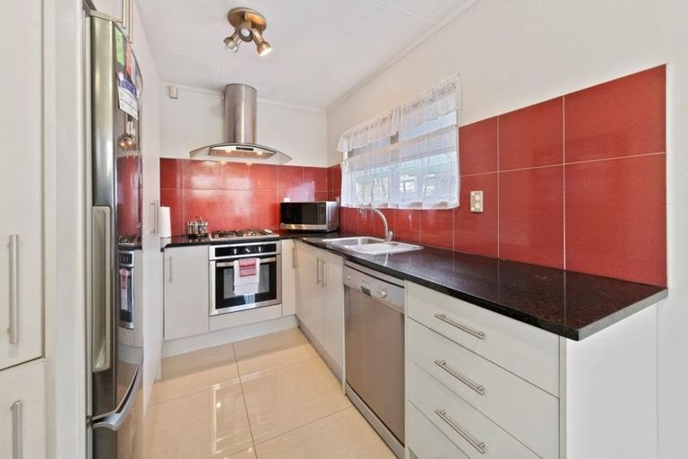 Photo of property in 2/1 Bledisloe Street, Papatoetoe, Auckland, 2104