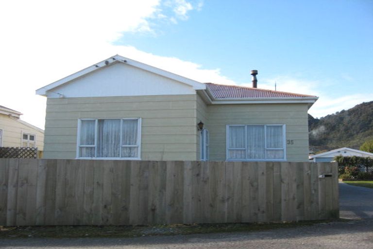 Photo of property in 35 Nelson Quay, Cobden, Greymouth, 7802