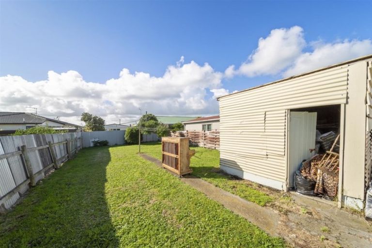 Photo of property in 74 Disraeli Street, Hawera, 4610