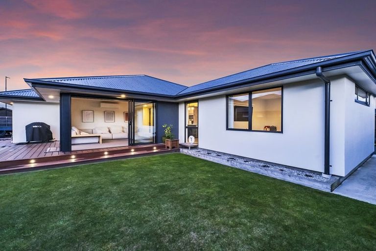Photo of property in 3 Guyon Street, Marshland, Christchurch, 8083