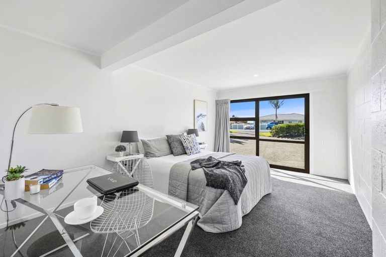 Photo of property in 109 Sandspit Road, Shelly Park, Auckland, 2014