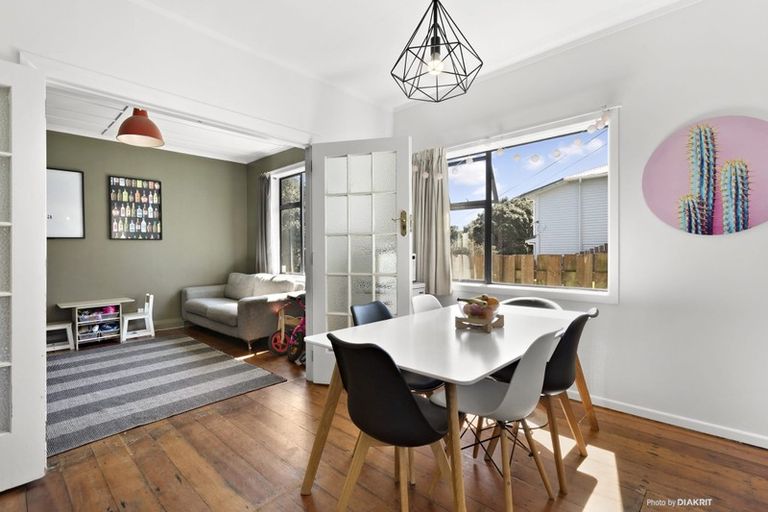 Photo of property in 23 Lonsdale Crescent, Rongotai, Wellington, 6022