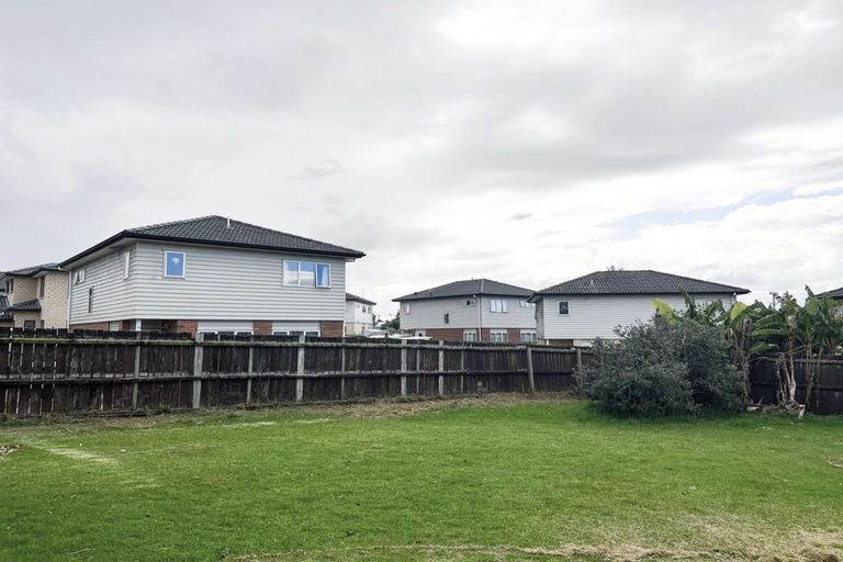 Photo of property in 1 Kelkirk Street, Kelston, Auckland, 0602