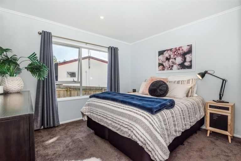 Photo of property in 2/85 Eskdale Road, Birkdale, Auckland, 0626