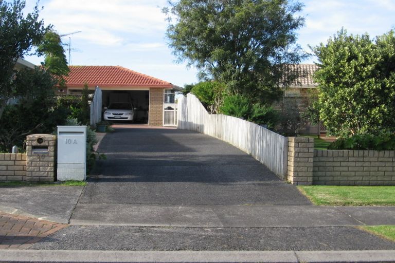 Photo of property in 10 Judd Place, Orewa, 0931