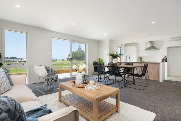 Photo of property in 97 Hills View Drive, Papamoa, 3118