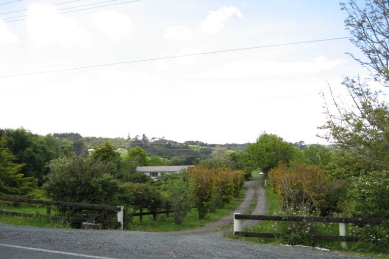Photo of property in 90 Matua Road, Huapai, Kumeu, 0810