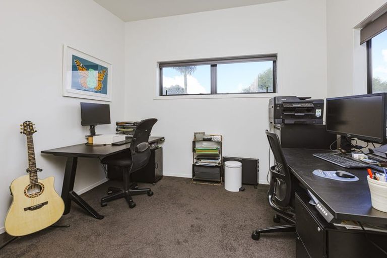 Photo of property in 15c Helga Crescent, Te Atatu Peninsula, Auckland, 0610