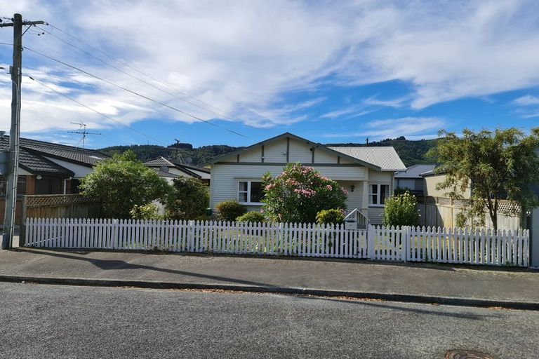 Photo of property in 25 Mcparland Street, Ebdentown, Upper Hutt, 5018