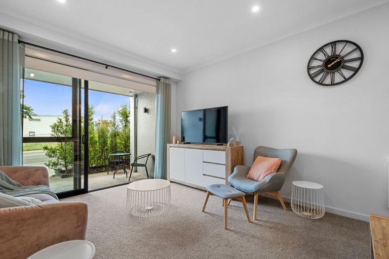 Photo of property in 3/1 Genevieve Lane, Hobsonville, Auckland, 0616